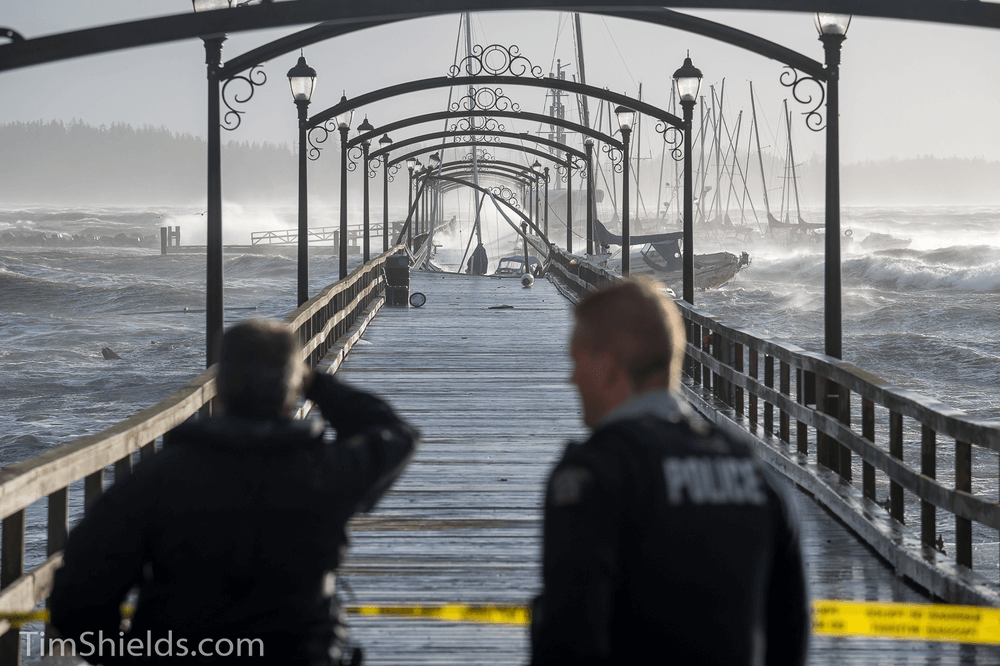 Police block access to White Rock Pier